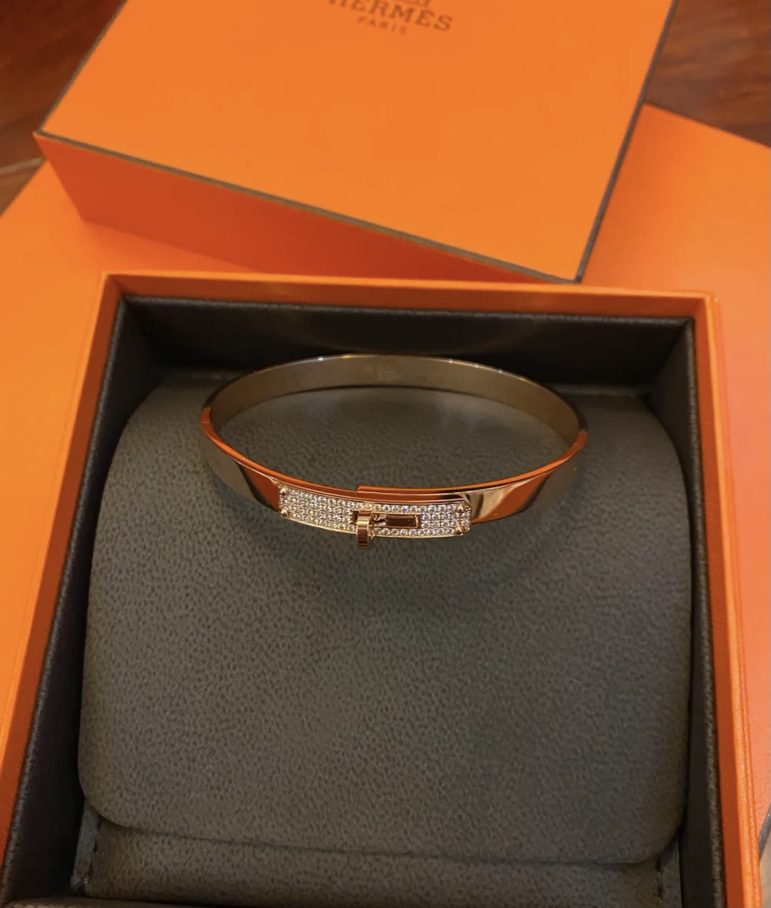 H**me5 bracelet golden 001