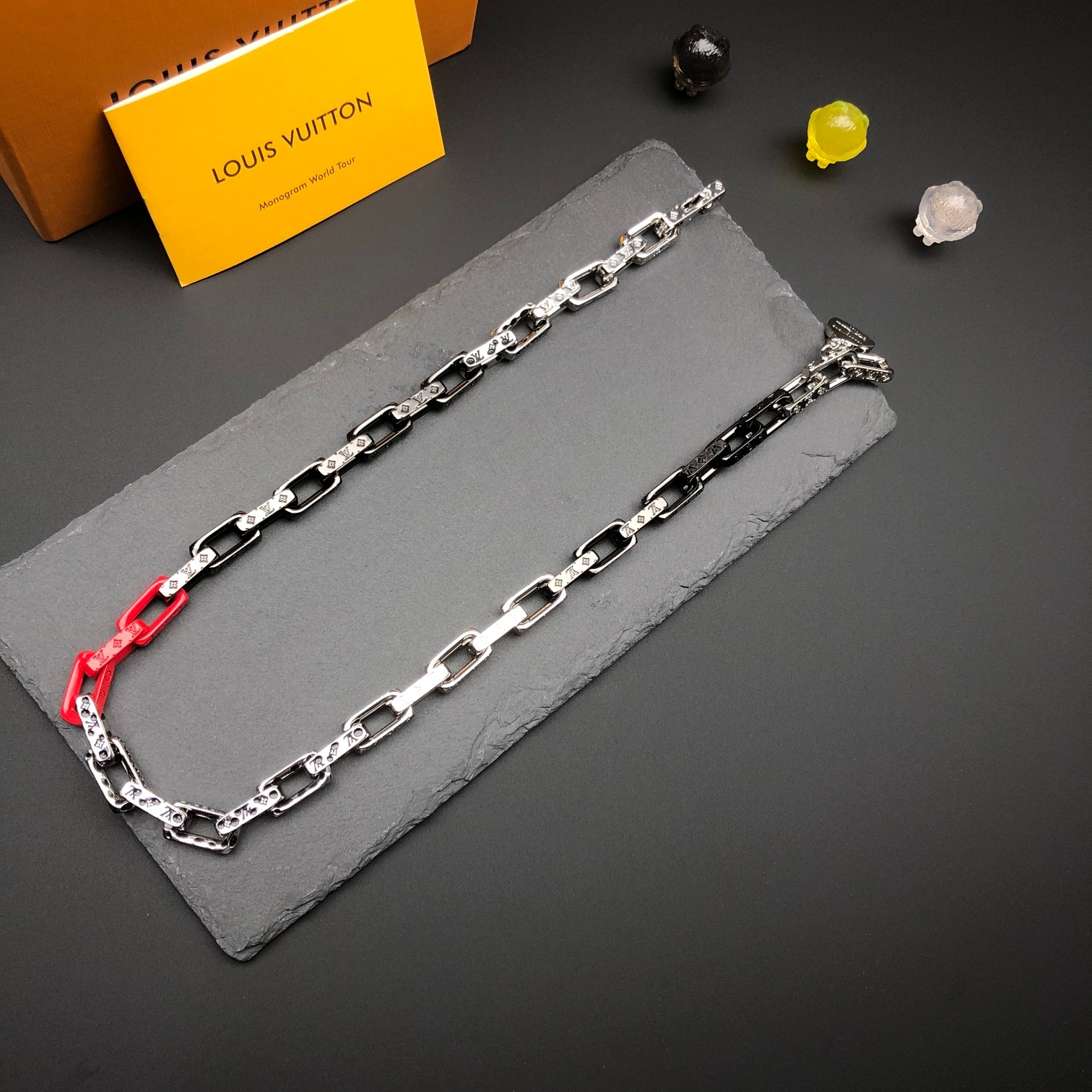 LV LV x YK Monogram Chain necklace 01