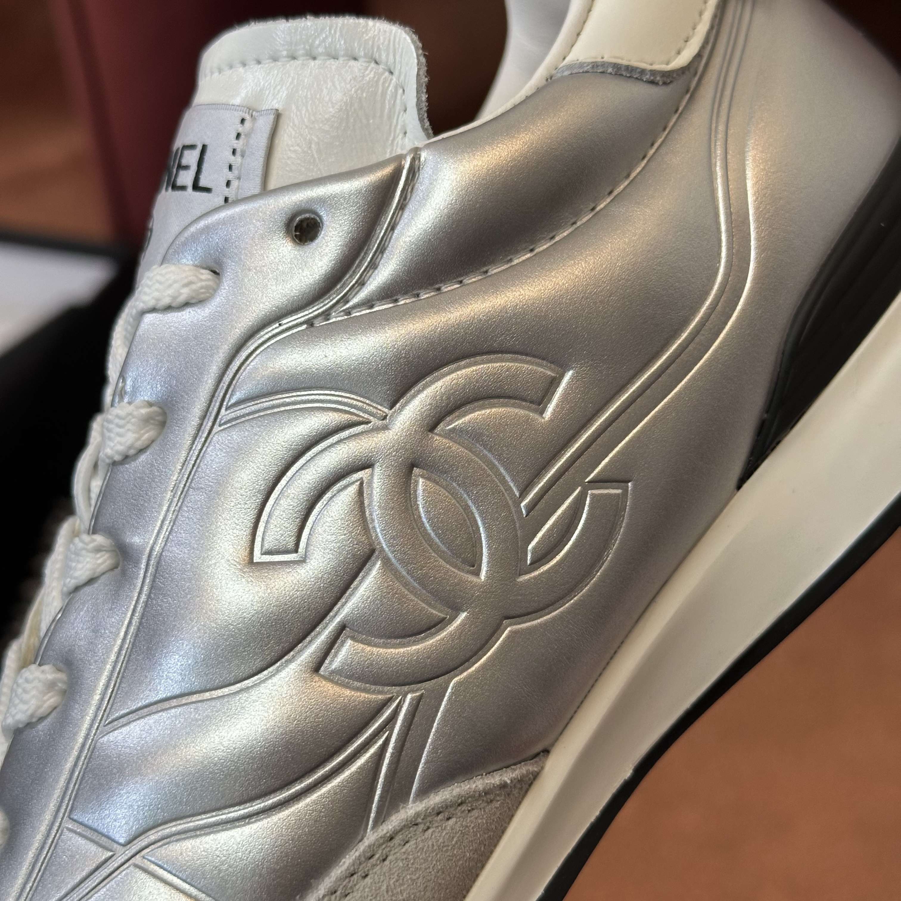 Ch**el sneaker 01