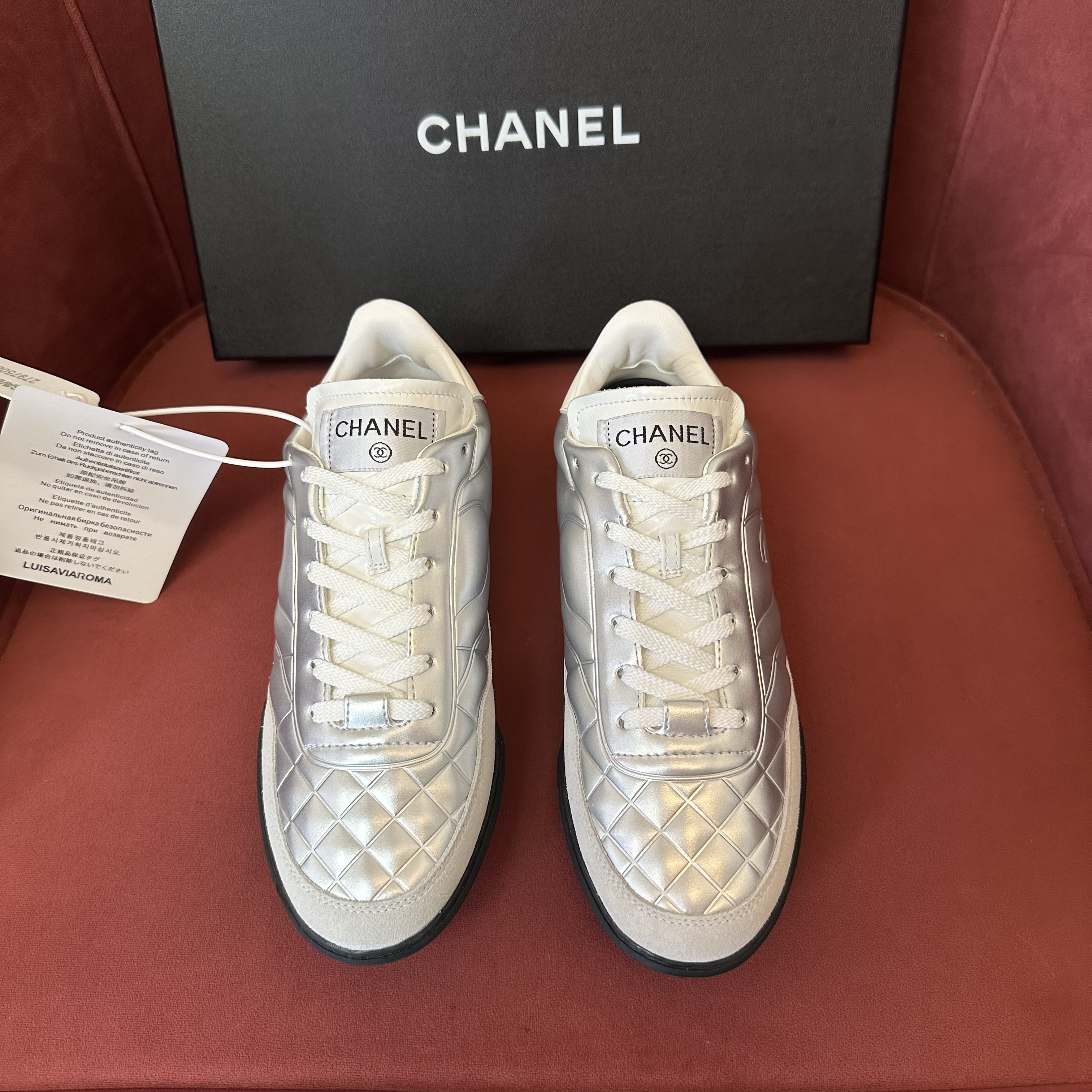 Ch**el sneaker 01